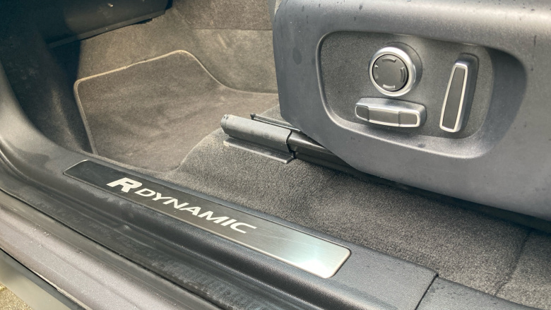 Land Rover Discovery Sport 1.5 P300e R-Dynamic SE 5dr Auto [5 Seat] Station Wagon